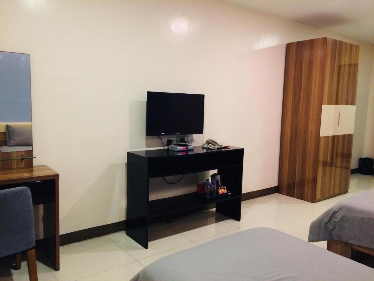 Ybc Grand Hotel Olongapo Eksteriør billede