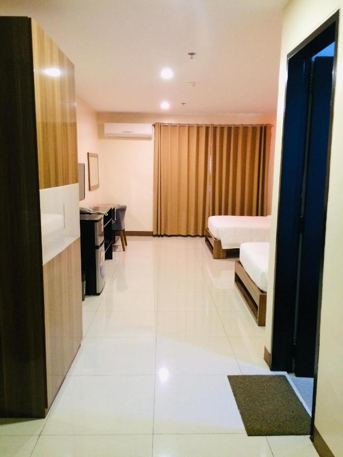 Ybc Grand Hotel Olongapo Eksteriør billede