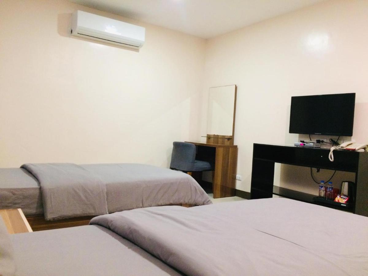 Ybc Grand Hotel Olongapo Eksteriør billede