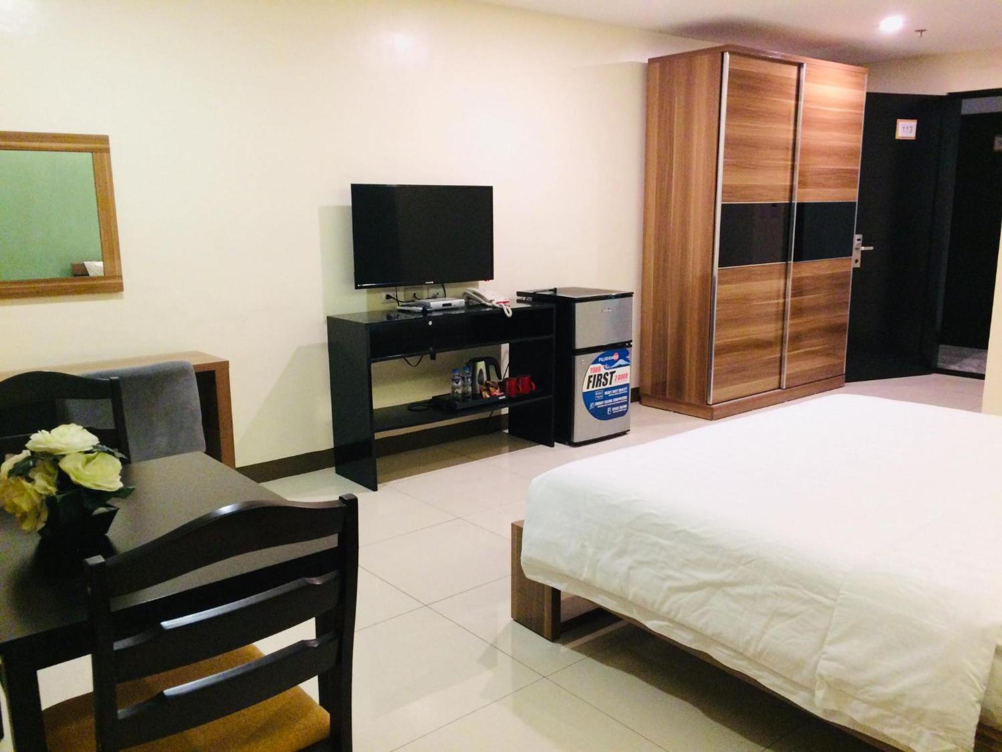 Ybc Grand Hotel Olongapo Eksteriør billede